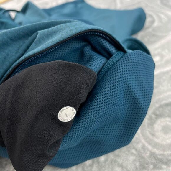 Mens Lululemon T.H.E. Short 9 - Picture 7 of 7